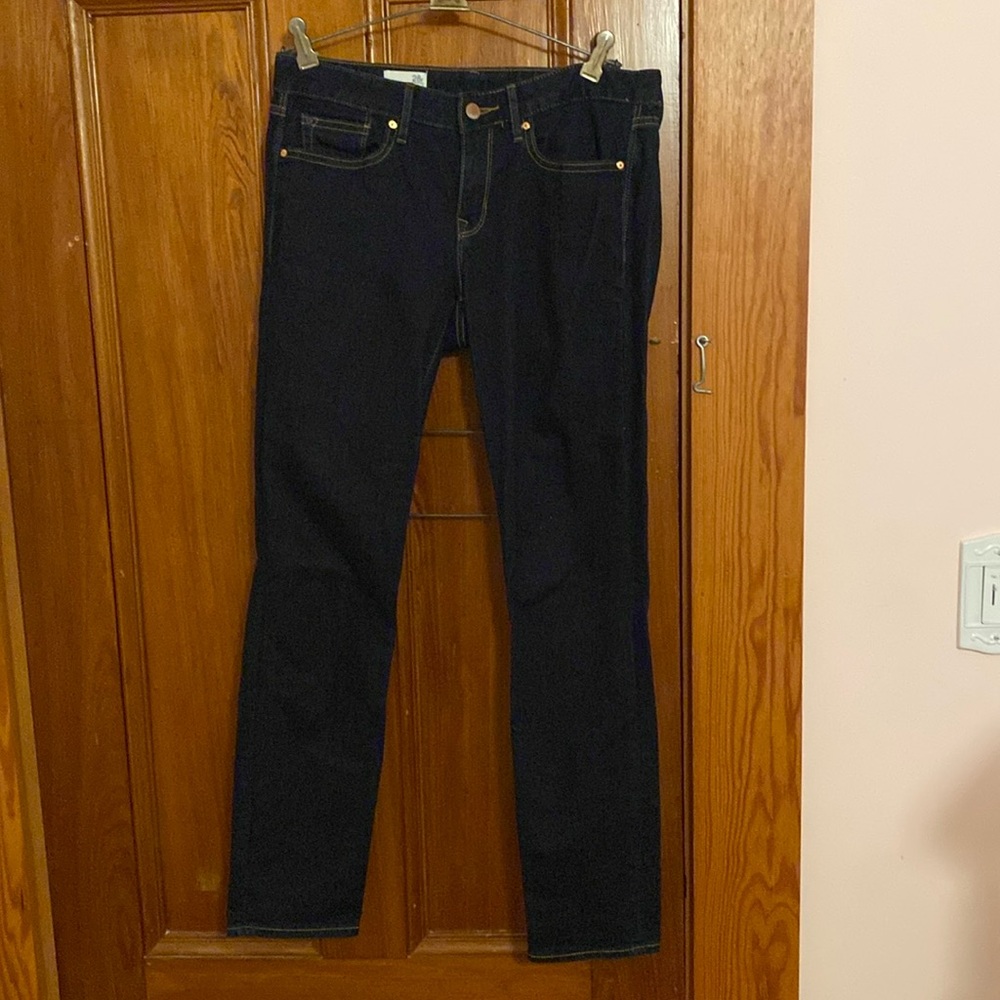 Gap dark wash skinny jeans